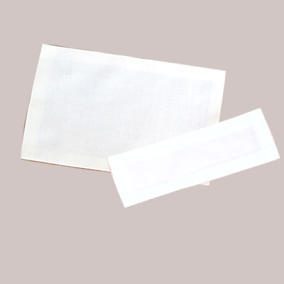 名前布の縫い付けの有無をお選びいただけます。通常は縫い付けない仕様になっておりますので、縫い付けご希望の場合は、【縫い付ける(表面)】または【縫い付ける(裏面)】をお選びください。