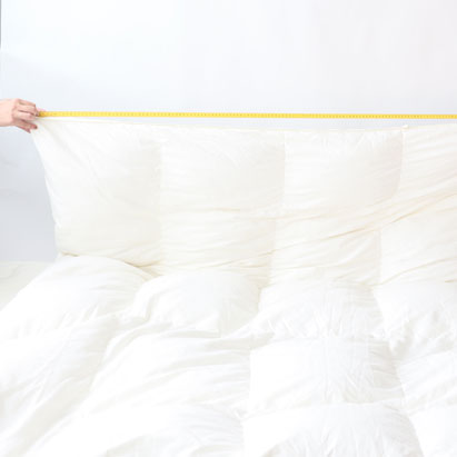 端から端までを直線距離で計測して下さい