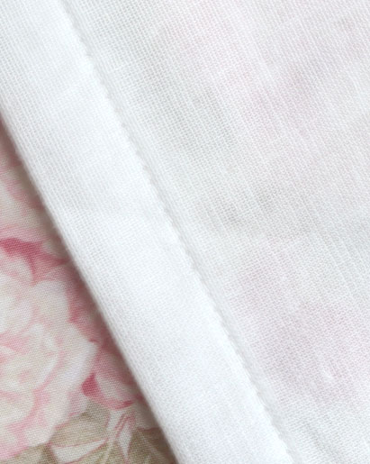 白は少々透ける