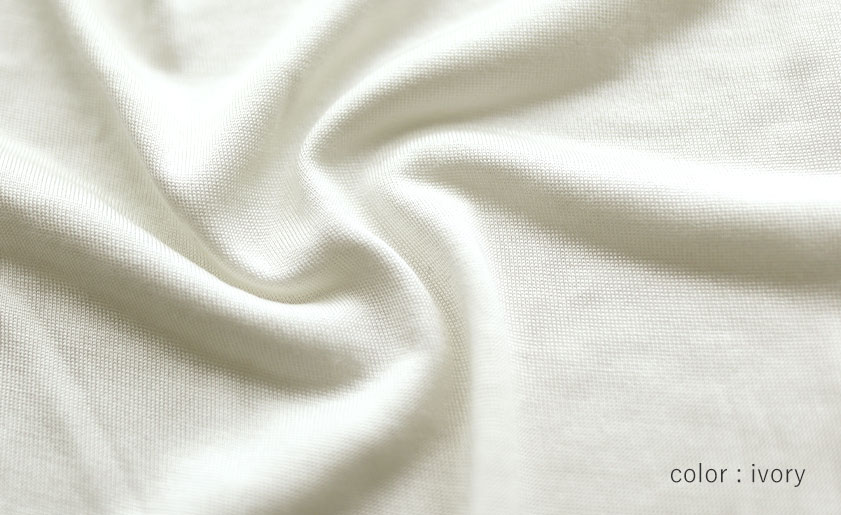 シルク100％の上品な光沢ととろけるような肌触り